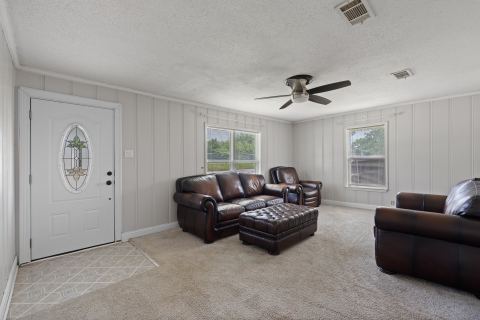 111 W Shelton Street, Alvarado, TX 76009 — photo 2