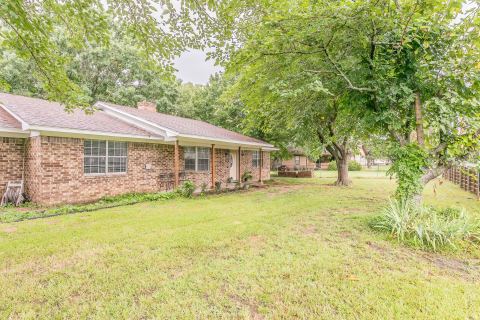 904 SHERMAN Street, Tioga, TX 76271 — photo 2