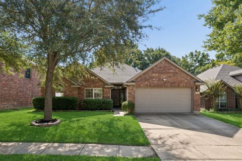 504 Valencia Drive, Arlington