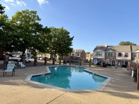 621 Carriagehouse Lane 4f, Garland