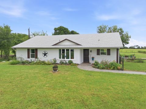 698 Hackberry Road