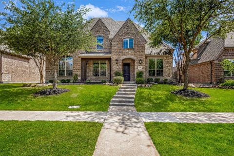 901 Clear Water Drive N, Allen