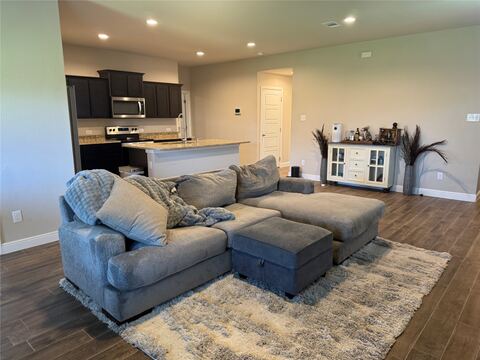 716 Griffith Park Trail, Alvarado, TX 76009 — photo 2