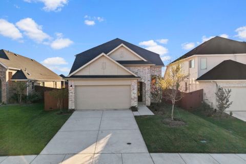 3933 Avendale, Heartland