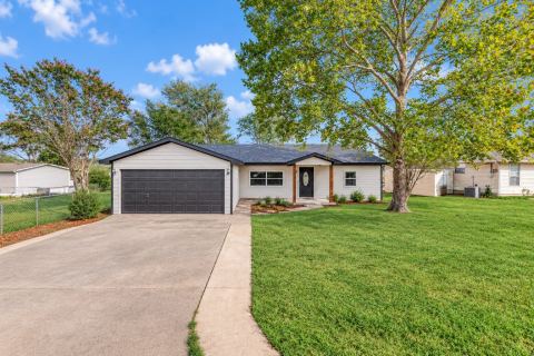 230 Overlook Trail, Gun Barrel City