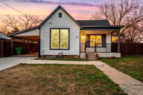 1510 S Lindsay, Gainesville, TX 76240 — photo 2