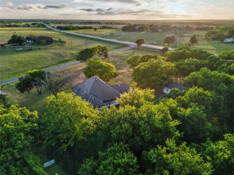 135 Kirkpatrick Road, Ennis, TX 75119 — photo 3