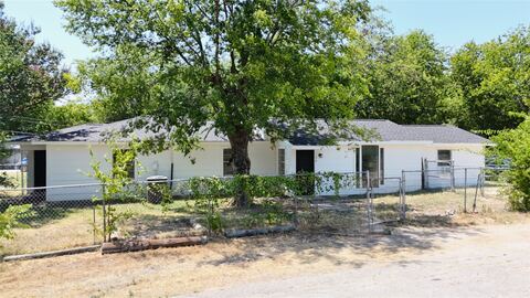 108 E Kirby Avenue, Quinlan, TX 75474 — photo 2