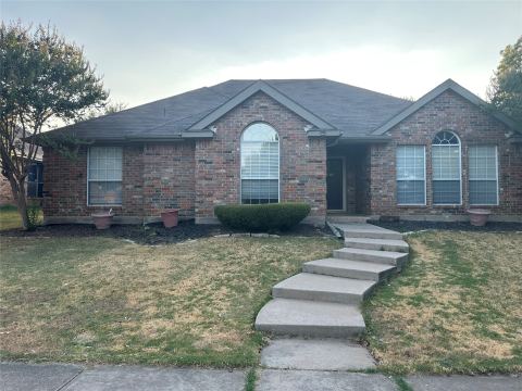 806 Boxwood Drive, Lewisville