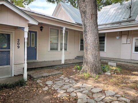 209 Mission Street, Glen Rose, TX 76043 — photo 2