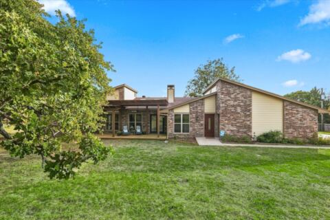 805 W Woodglen Drive
