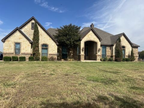 1301 N FM Road 1389, Combine