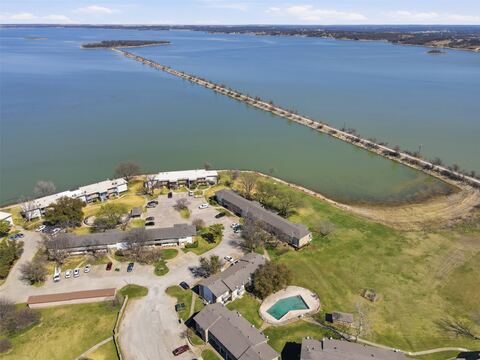 108 Harbor Drive 102, Runaway Bay, TX 76426 — photo 3