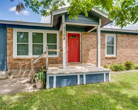 1108 Chester Street, Cleburne