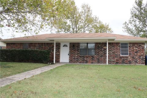 122 Southside Drive, Sanger