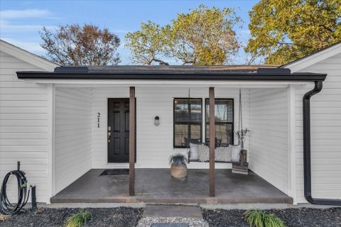 211 W Stegall Drive, Robinson, TX 76706 — photo 3