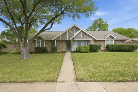 6521 Riviera Drive