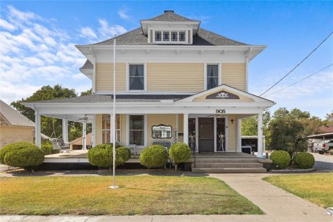 905 8th Street N, Honey Grove