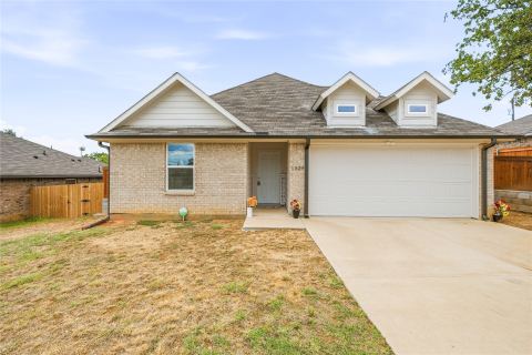 1529 Jacqueline Lane, Graham