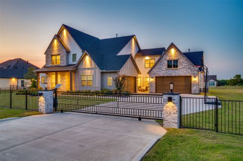 1402 Dogwood View, Oak Point