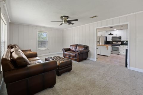 111 W Shelton Street, Alvarado, TX 76009 — photo 3