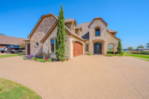 1903 Harbor Lakes Drive, Granbury