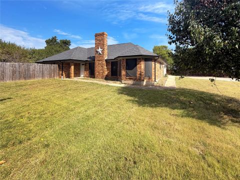 1106 N Atkins Drive, Celeste