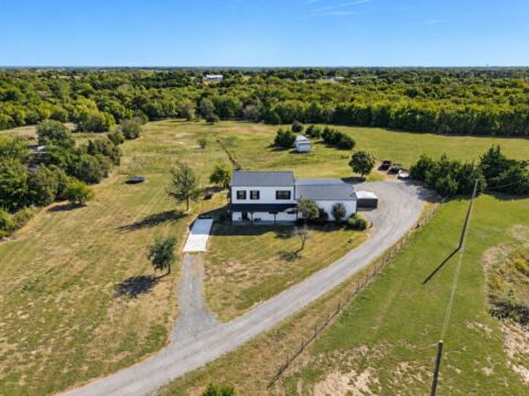 1265 County Road 4642, Trenton