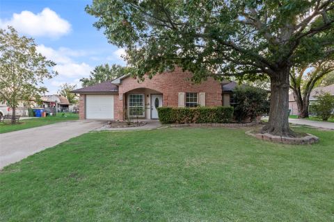 203 Creekstone Court, Seagoville