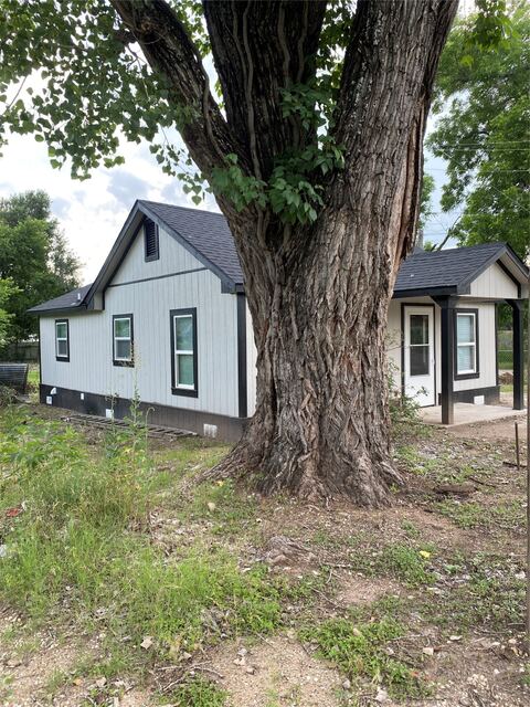 324 Hogan Lane, Bellmead, TX 76705 — photo 2