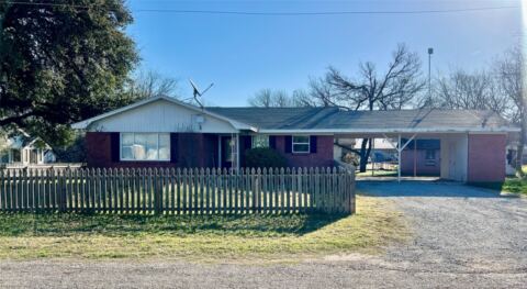 216 Woodlawn Avenue, Strawn, TX 76475 — photo 2