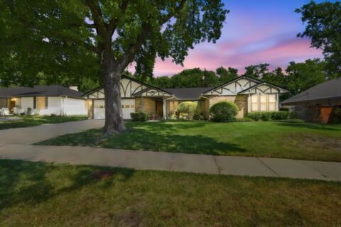 2310 Louise Lane, Ennis, TX 75119 — photo 2