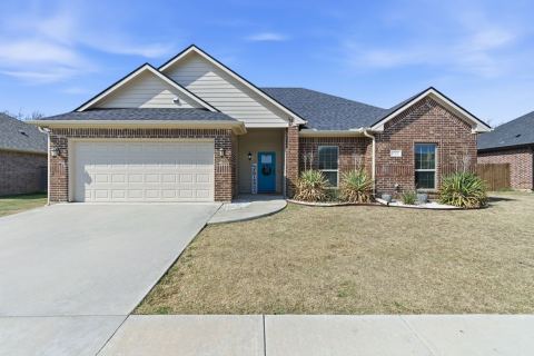 711 Hadley Lane, Valley View