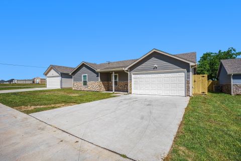 405 Whitney Court, Rio Vista, TX 76093 — photo 2