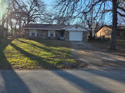 136 Richard Lane, Azle