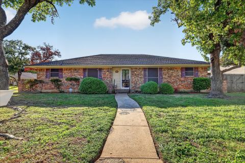 1818 Lakemont Court
