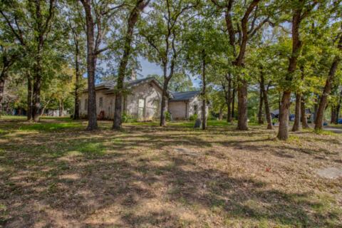101 Tomahawk Drive, Lake Kiowa, TX 76240 — photo 3