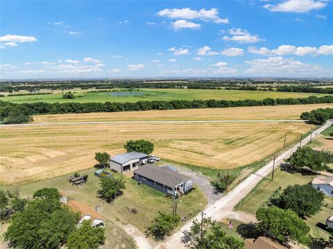 602 S 3rd Street, Abbott, TX 76621 — photo 3