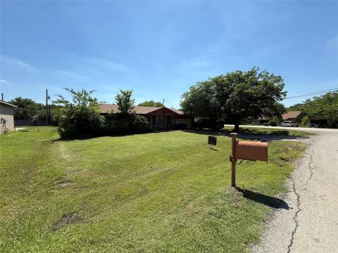 300 Linda Street, Roanoke, TX 76262 — photo 2
