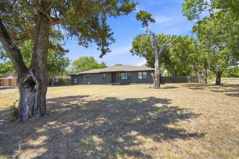 104 Casa Linda Drive, Ennis, TX 75119 — photo 3
