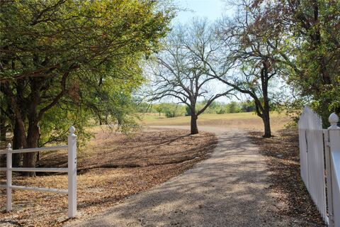 1141 Sugar Ridge Road, Ennis, TX 75119 — photo 2