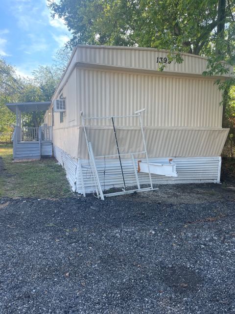 1399 Genoveva Lane, Anna
