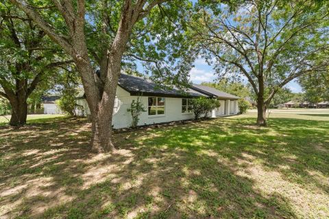 202 Roaring Springs Drive, Joshua, TX 76058 — photo 2