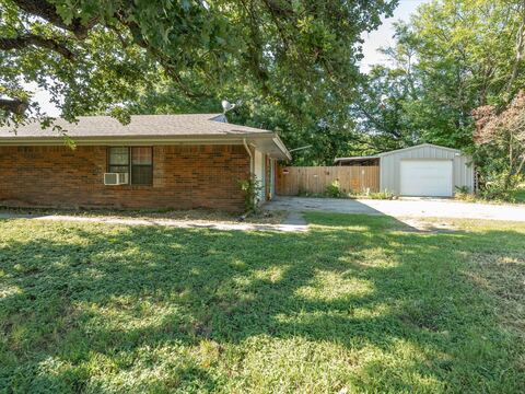 901 Pebble Street, Bowie, TX 76230 — photo 3