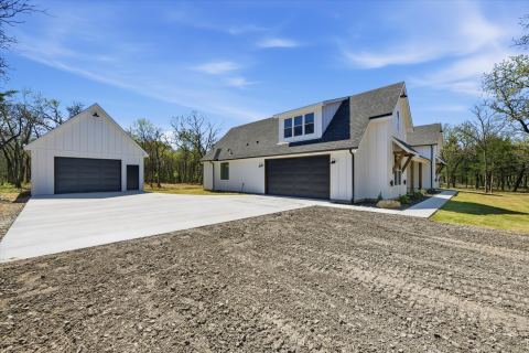 377 Oak Cove Court, Sunset, TX 76270 — photo 3