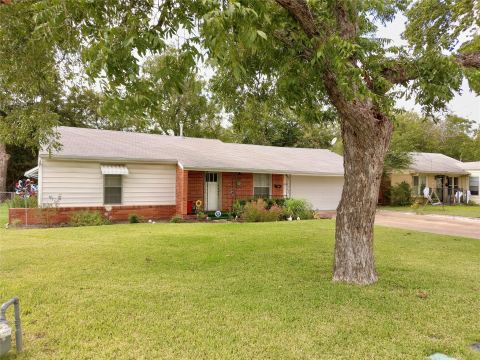 909 Hallum Street, River Oaks, TX 76114 — photo 2