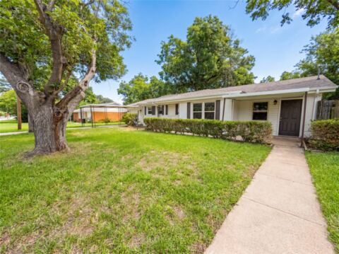 402 Childers Avenue, Benbrook, TX 76126 — photo 2