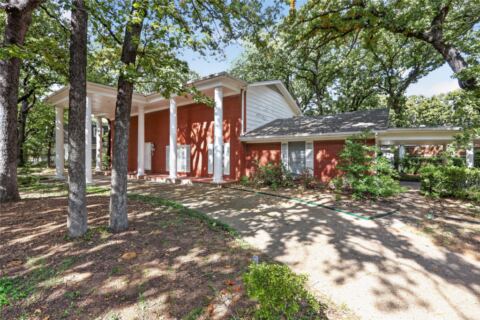 2456 Lakeview Circle, Arlington