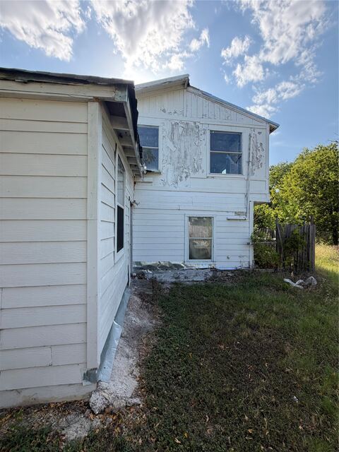 233 W Hammond Street, Lancaster, TX 75146 — photo 3