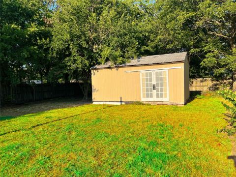 1108 Locust Street, Gainesville, TX 76240 — photo 2